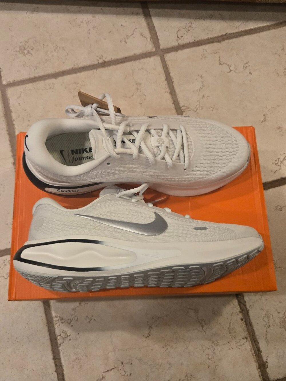 NEW Nike Journey Run FN0228 122 Men's White/Black Size 9.5 Shoes